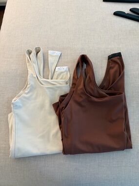 Everyday Scoop Neck Tank Top - Cream and Brown